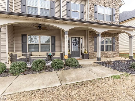 4th image of 202 W Haven Dr