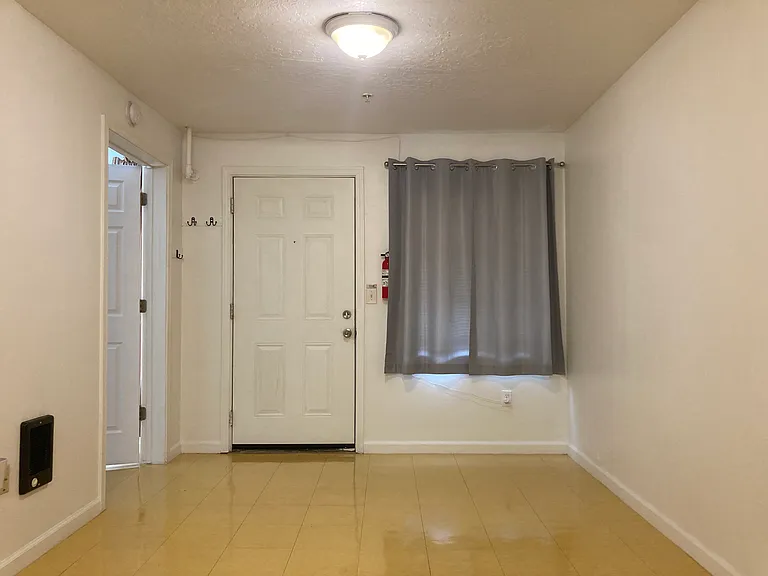 1095 W 7th Ave — Photo 6