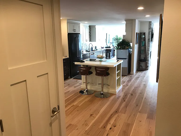 900 E Bay Dr NE — Photo 6