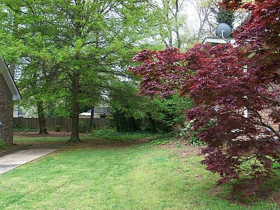 5th image of 1761 Fontaine Dr