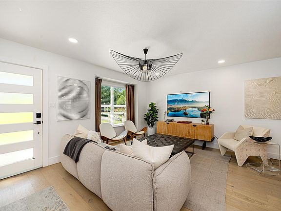 5th image of 2701 Friar Tuck Ln