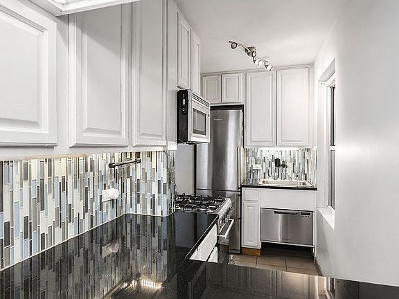 4th image of 435 E 77th St APT 7C