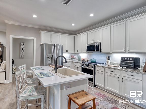 5th image of 1004 Holmes Ave #1004