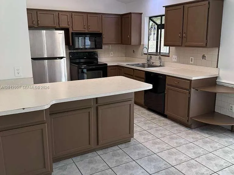 7403 Winter Garden Pkwy — Photo 5