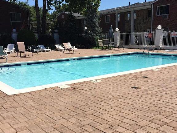 2nd image of 1292 Rockland Ave APT 1A