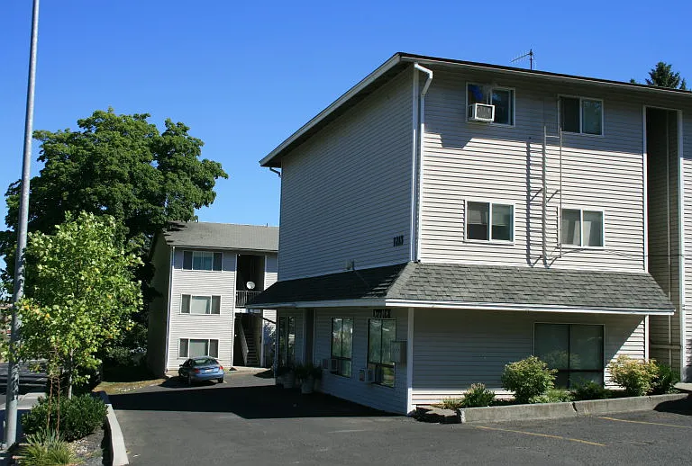 1204 and 1218 S Main St — Photo 1