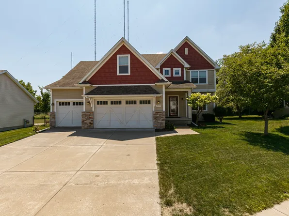 3877 Sparrow Ct, Bettendorf, IA 52722