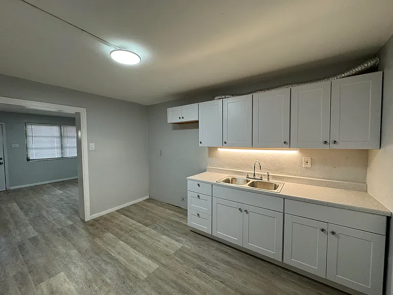 304 NW 14th Ave — Photo 7