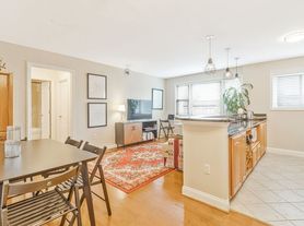 738 Longfellow St NW