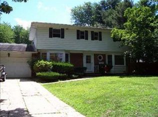 60 New Mill Rd, Smithtown, NY 11787