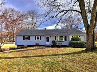 16 Covington Dr, Milford, CT 06461