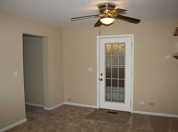 5th image of 2S340 River Oaks Dr