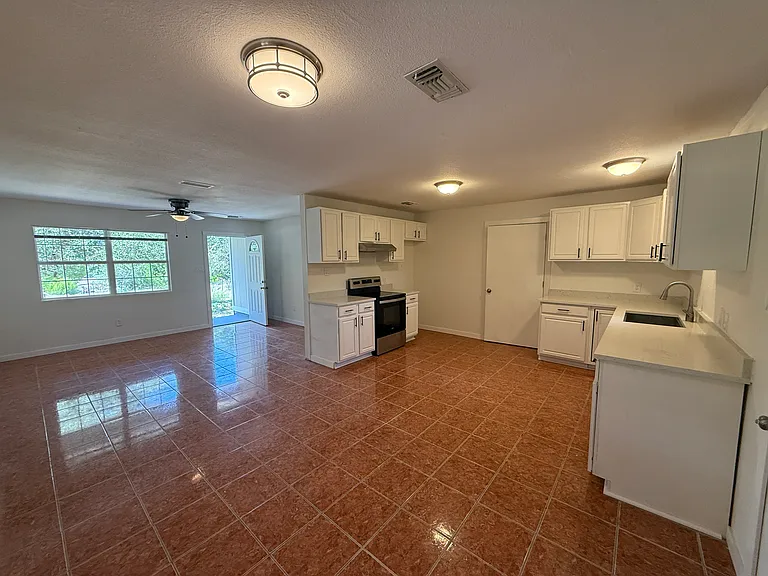 560 Wickford Way — Photo 17