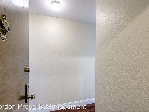 2nd image of 2405 15th Ave APT 1