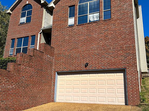 2nd image of 1121 Holt Hills Pl