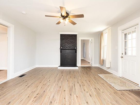 4th image of 923 7th Ave