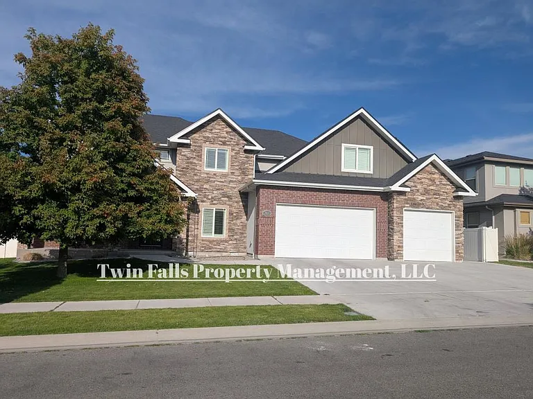 768 Sun Peak Way — Photo 1
