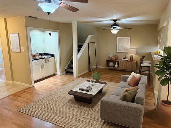 2nd image of 2051 Embassy Way