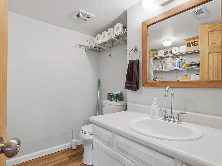 931 Mountain View Dr — Photo 17