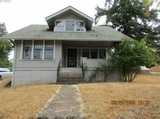 612 N State St, Sutherlin, OR 97479