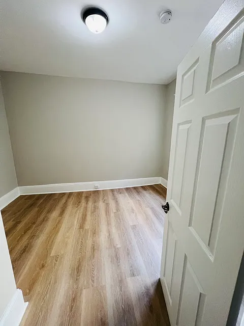 2 bed, 1.0 bath, $3,850 — Photo 2