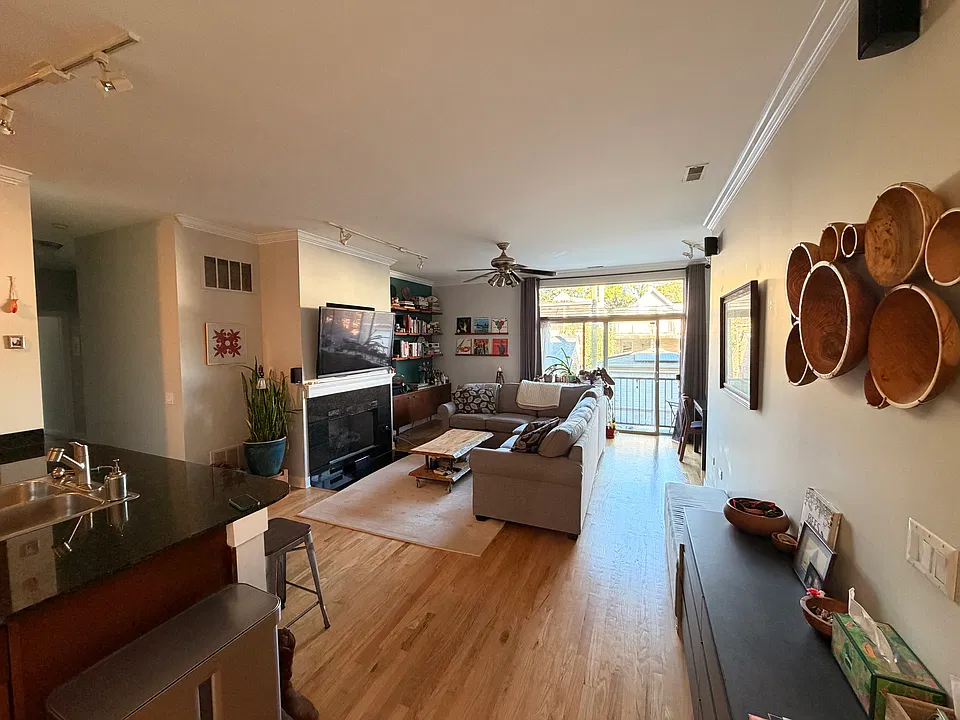2342 W Bloomingdale Ave #101