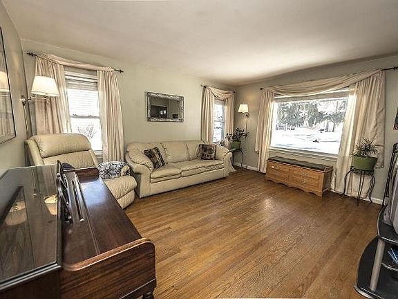 3rd image of 4341 Glenway St