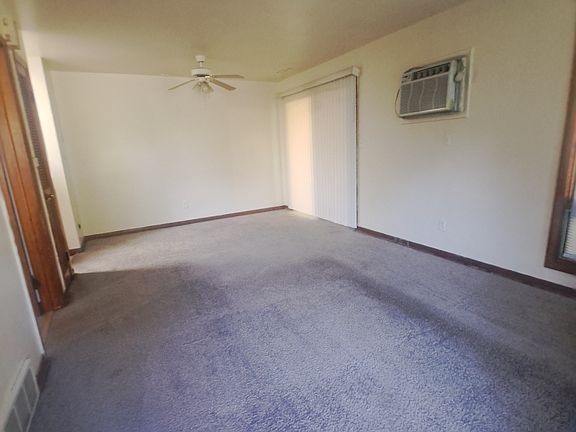 2nd image of 1609 Lincolnway W APT C