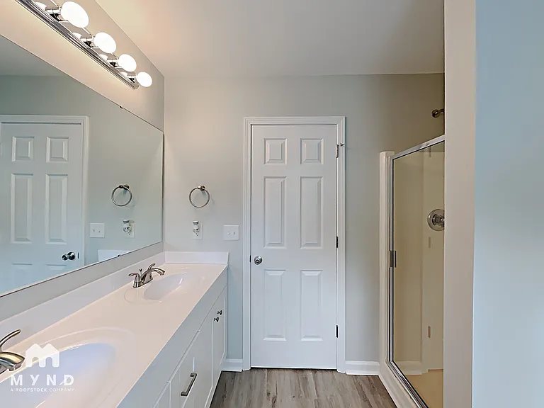 345 E Village Dr — Photo 8