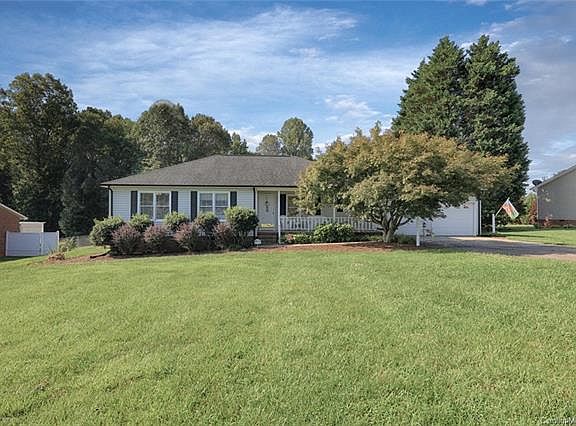 5th image of 173 Antler Dr