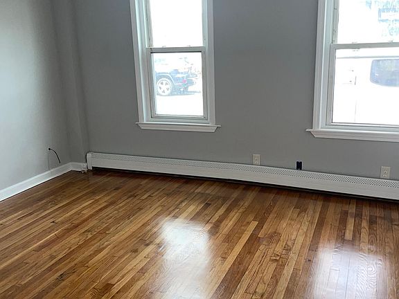 5th image of 39 Spencer Ave #1