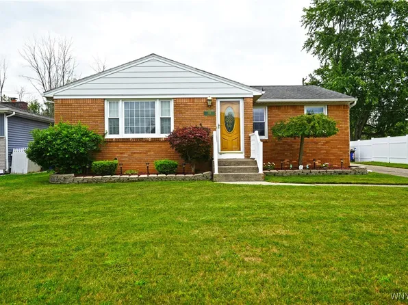 169 Dover Dr, Buffalo, NY 14224