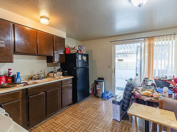 4th image of 812 13th Ave S