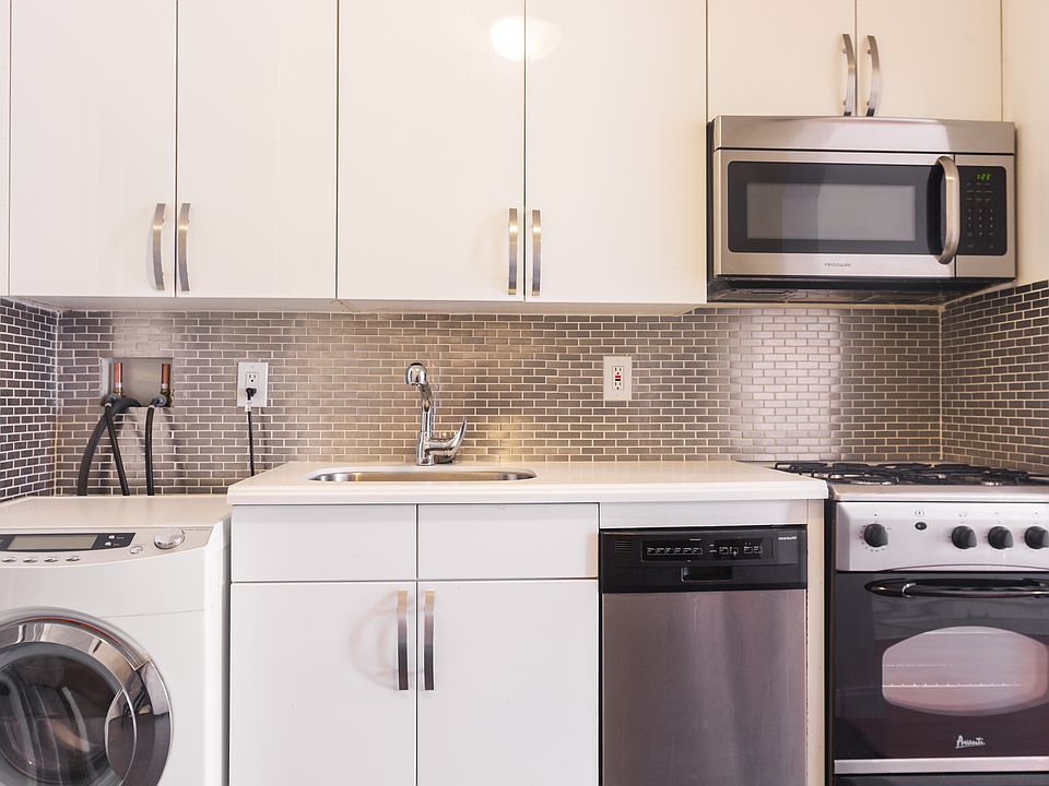 1st image of 300 W 144th St APT 9