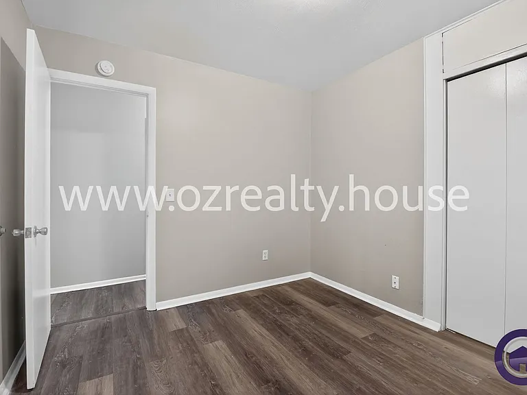732 Coyne Ave — Photo 12