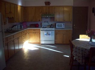 919 Columbine Dr, Cedar Falls, IA 50613