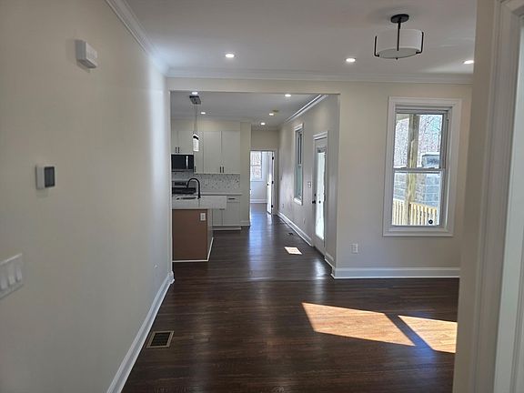 3rd image of 21 Marcella St Suite 2