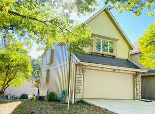 8415 W 119th Ter, Overland Park, KS 66213