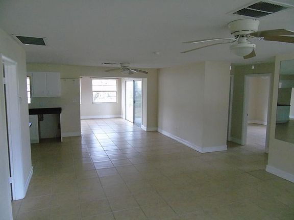3rd image of 2311 Pinecrest Ct