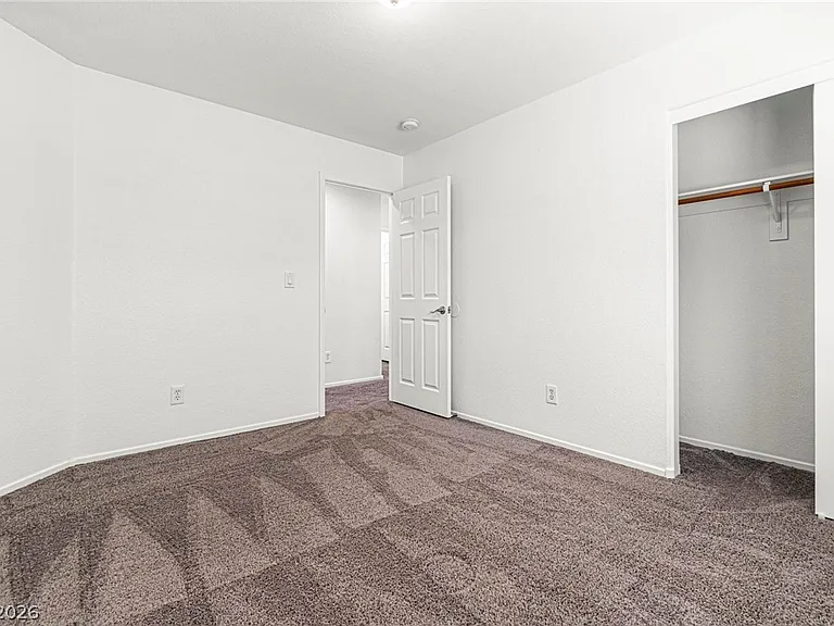 937 Lord Crewe St — Photo 21