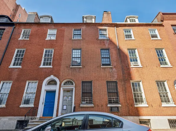 1223 Spruce St APT 3F, Philadelphia, PA 19107