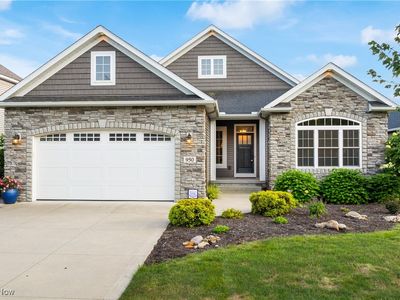 950 Laurel Green Dr NE, North Canton, OH, 44720
