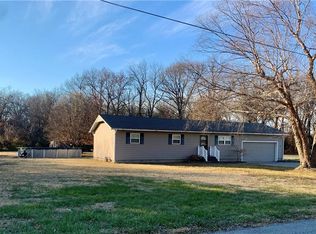 991 S 210th St, Pittsburg, KS 66762
