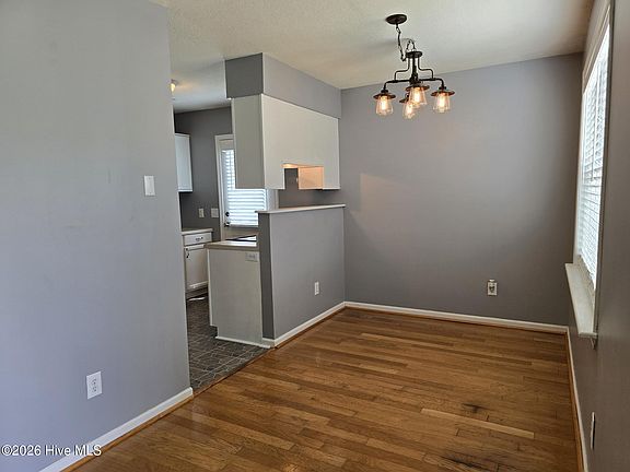 5th image of 1112 Jessica Street