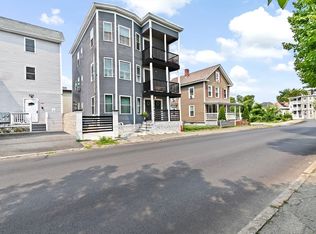 7 Daisy St, Lawrence, MA 01841