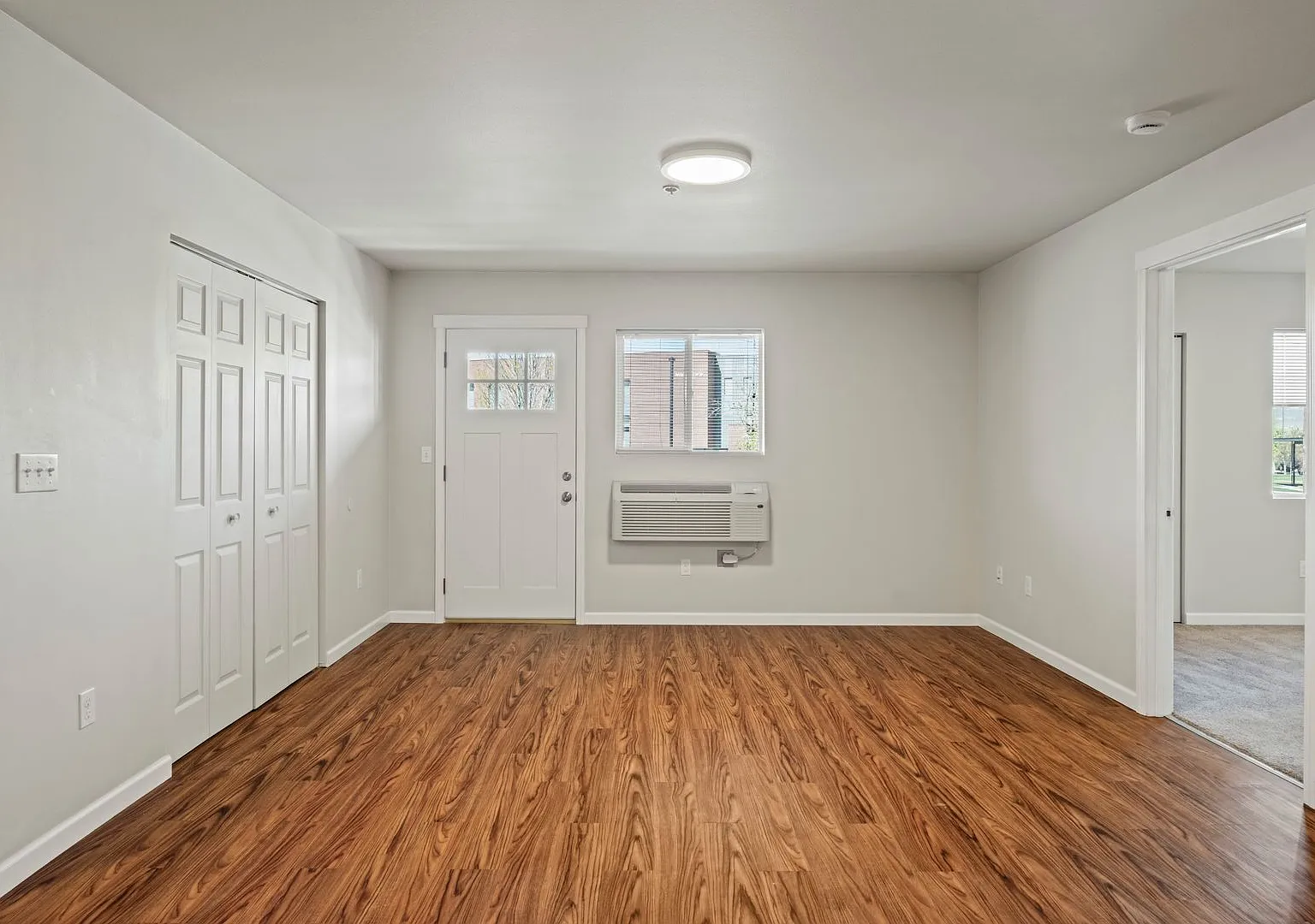 475 North Elliott — Photo 2