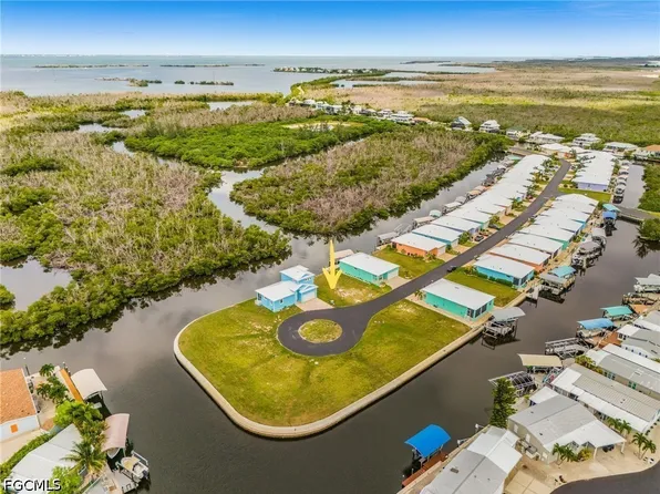 3005 Trawler Ln, Saint James City, FL 33956
