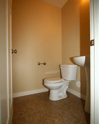 1/2 Bathroom