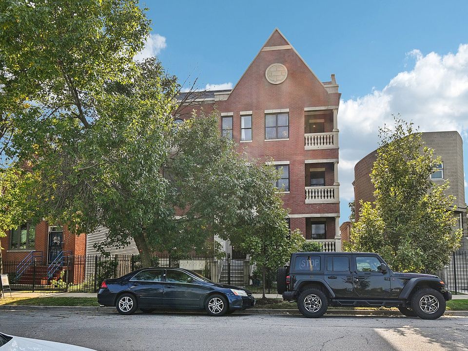 1st image of 3862 S Lake Park Ave Unit 3N
