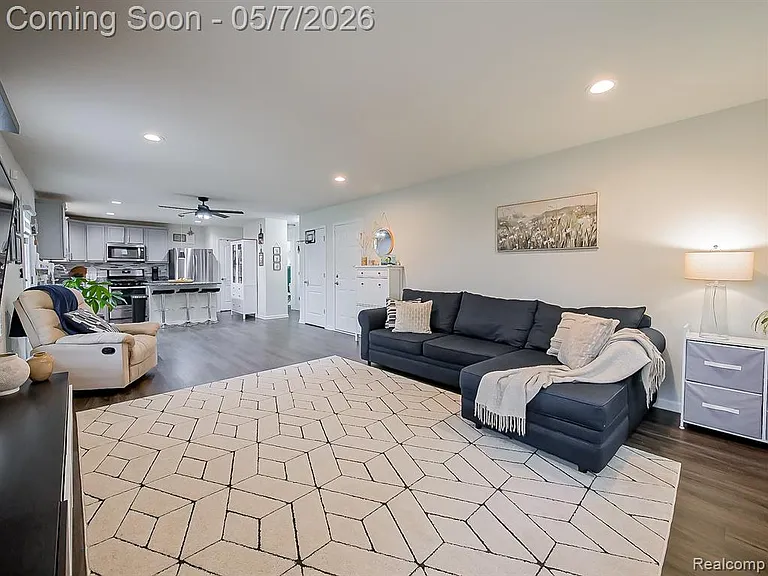 8640 Quincy Dr — Photo 13
